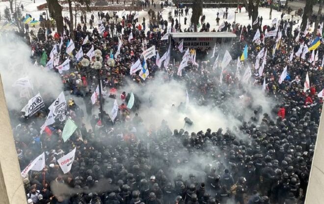 Протесты ФОПов под Радой: травмированы 3 активистов и 18 полицейских, открыто два дела