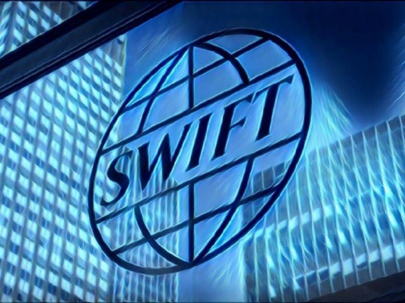 Отключение России от SWIFT остается “крайним средством” – глава Минфина Франции