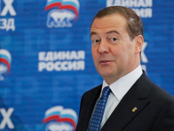 Медведев пригрозил Европе газом по 2000 евро из-за приостановления сертификации “Северного потока-2”