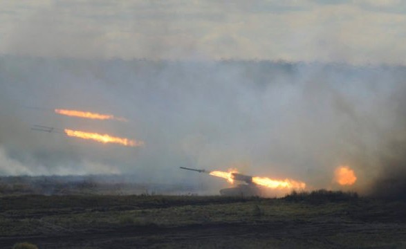 Оккупанты обстреливают “градами” город Иванков в Киевской области: есть жертвы среди гражданского населения