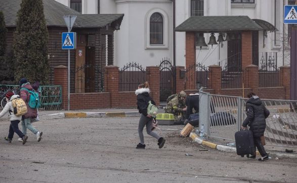 Обстрел людей во время эвакуации из Ирпеня: оккупанты убили восемь мирных жителей