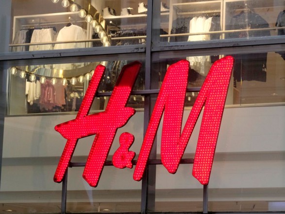 H&M, Oracle и производитель видеоигр EA присоединяются к осуждениям России