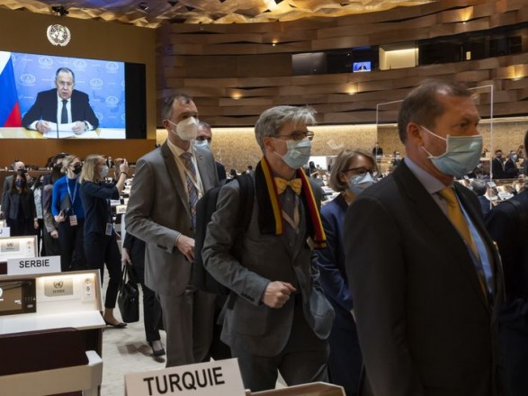 Дипломаты десятков стран вышли из зала Совета ООН во время видеовыступления главы МИД России
