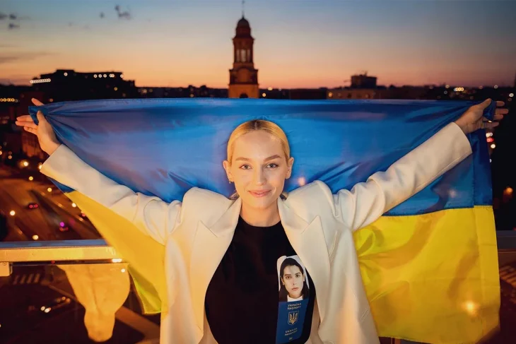 ROXOLANA випустила кавер на пісню Скрябіна “Люди, як кораблі”