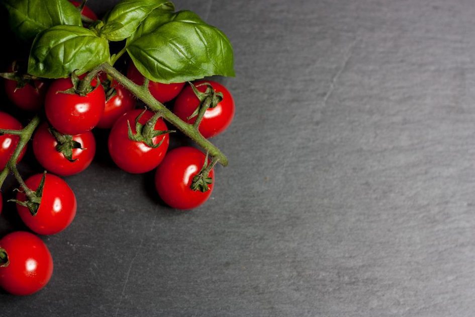 Дієтолог розповів про користь сезонних помідорів