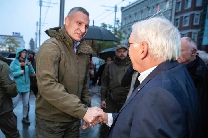 Кличко показав президенту Німеччини наслідки російських атак у центрі Києва