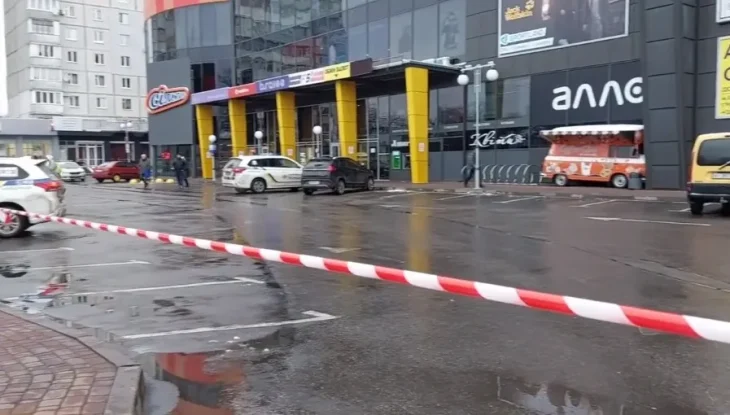 На Київщині через загрозу вибуху евакуювали ТРЦ (ВІДЕО)