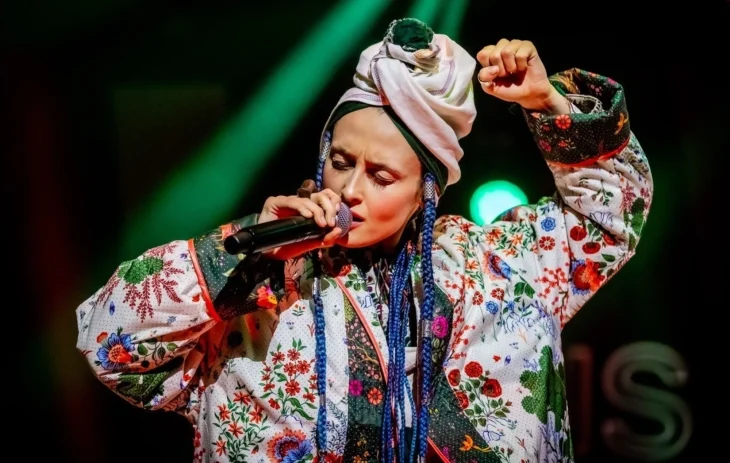 Українська співачка випустила пісню під назвою “Вірити”
