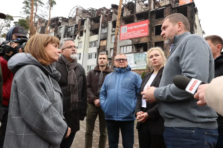 Президентка Греції відвідала Ірпінь та була вражена масштабами руйнувань