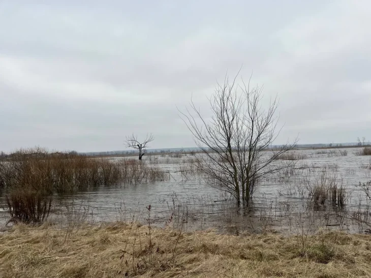 Під Києвом після вибухів на льодовиках на річці Десна підтоплення будинків знизилось
