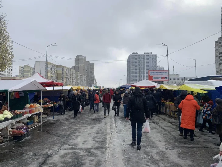 У Києві відкрились ярмарки: де недорого купити продукти (АДРЕСИ)