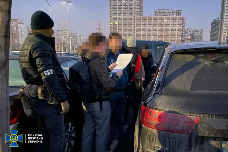 У Києві викрили масштабну корупційну схему видачі дозволів на вантажні перевезення (ФОТО)