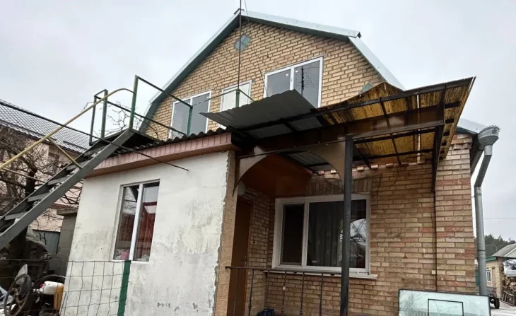 В Гостомелі відновлюють багатоповерхові та приватні будинки (ФОТО)