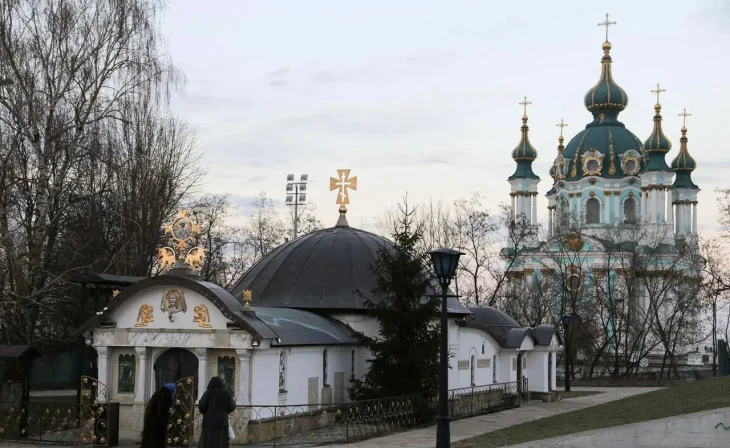 Адвокат храму-МАФу у Києві запропонував знести музей