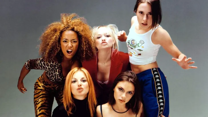 Мел Бі зізналась, що дівчата зі Spice Girls знали про “жорстоке ставлення” її чоловіка