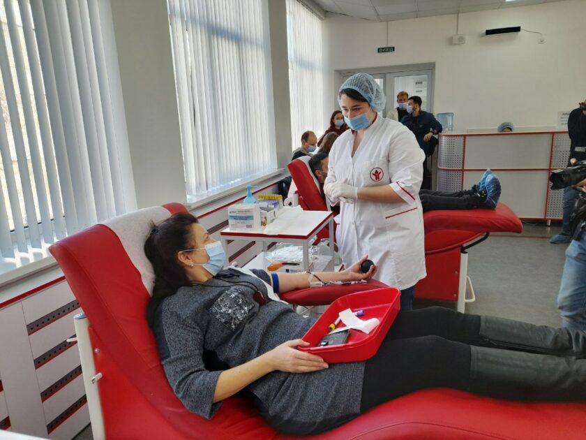 У Києві запрацював перший в країні сучасний банк зберігання крові — “Смілива кров”