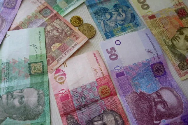 Кияни просять повернути розрахунок готівкою у міському транспорті