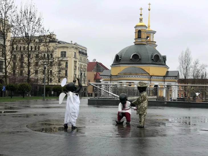 У Києві малюків-засновників столиці вдягли до Великодня (ФОТО)
