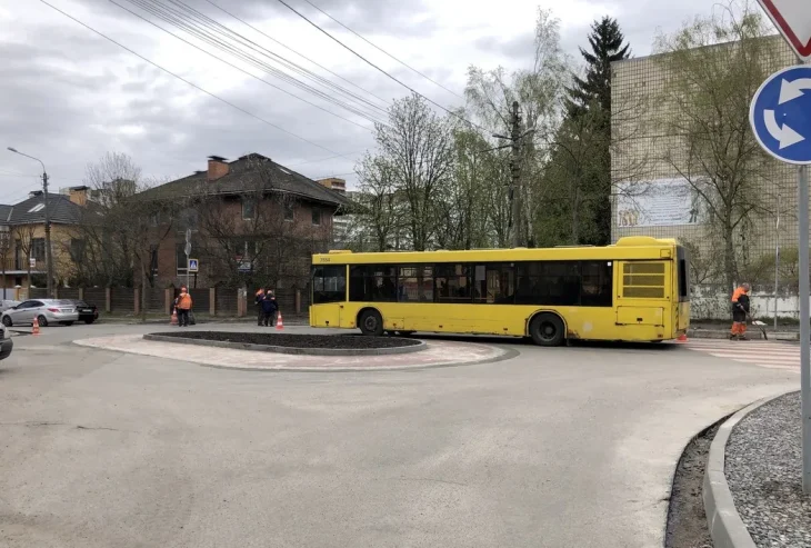 У Києві облаштовують нові кільцеві розв’язки: деталі