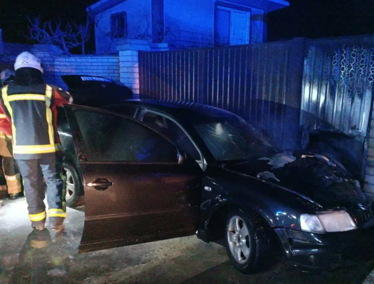 У Києві нетверезий водій влаштував ДТП: автомобіль загорівся (ФОТО)