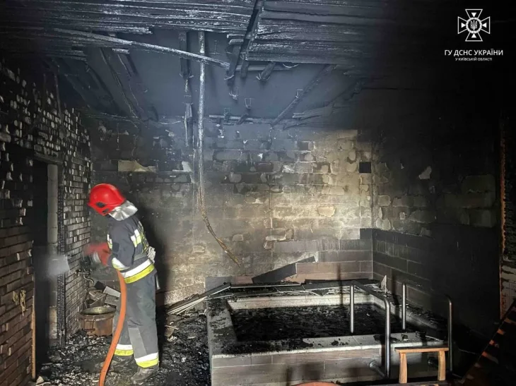 У Київській області загорілася лазня готельно-ресторанного комплексу