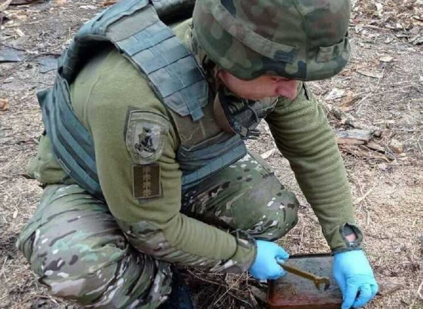 Під Києвом знайшли десятки мінометних мін окупантів (ФОТО)