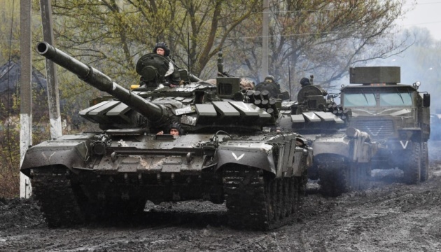 Росіяни формують “танковий кулак” на Лиманському напрямку: під Кремінною зафіксовано передислокацію техніки