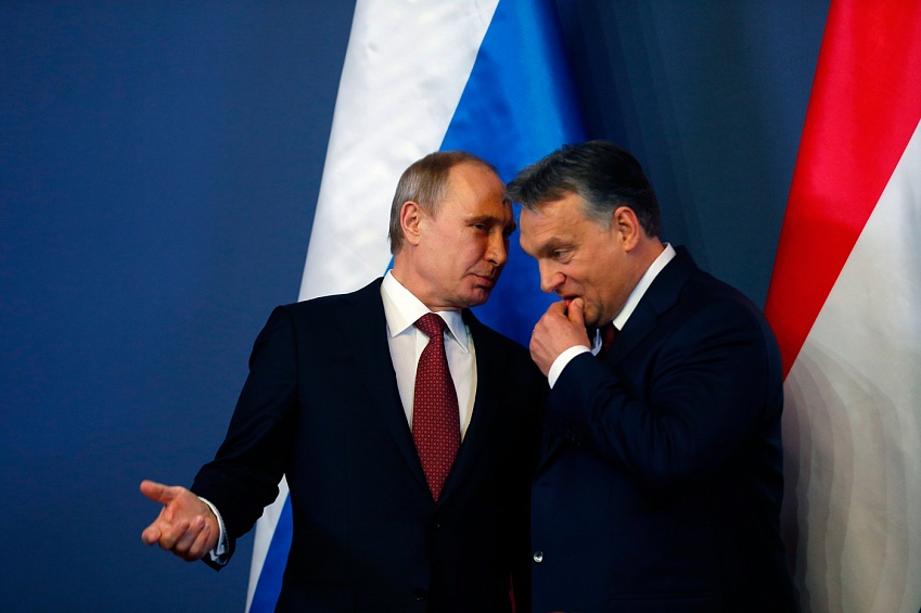 Орбан відчайдушно танцює під кремлівську політичну балалайку, і до чого тут гроші – дипломат Левченко