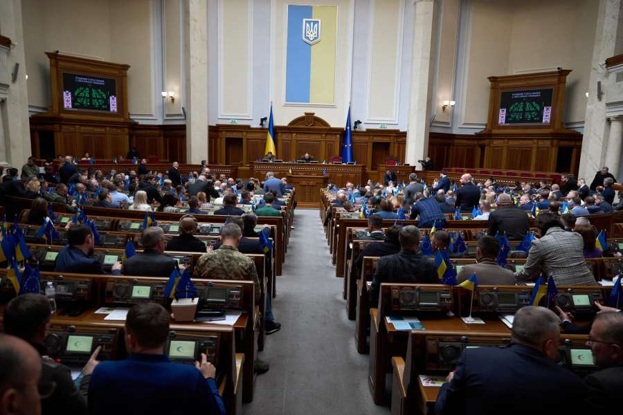 У Верховній Раді затвердили будівництво військового кладовища у Києві