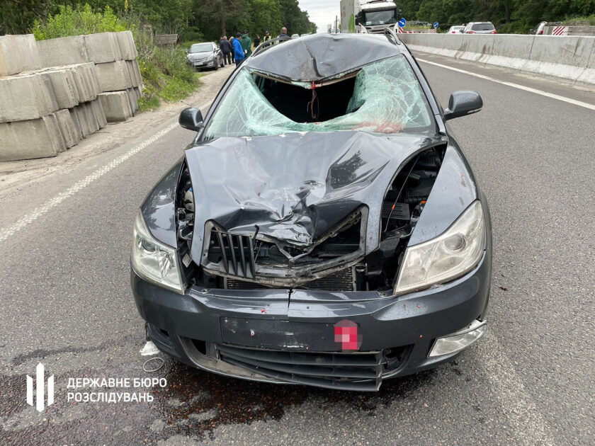 На виїзді з Києва поліцейська на смерть збила військового (ФОТО)