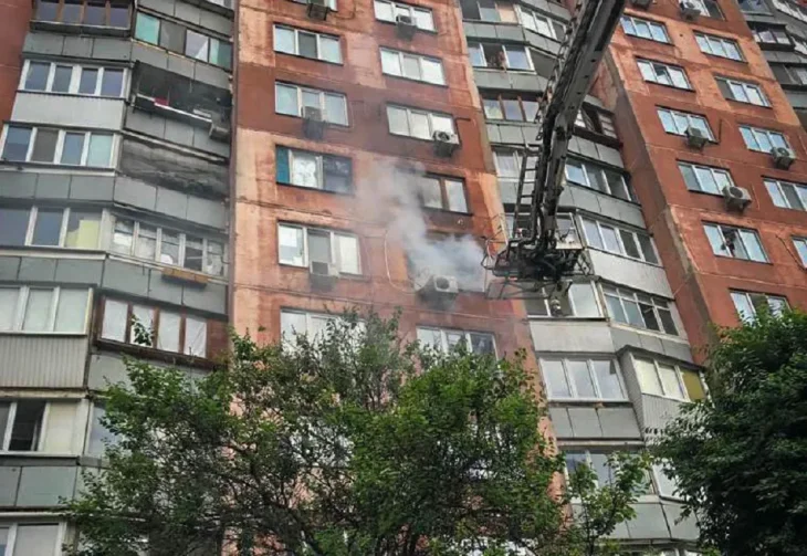 У Києві сталася пожежа в багатоповерховому будинку (ФОТО)