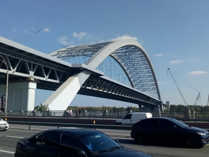 Подільський міст у Києві можуть відкрити у вересні: хто зможе ним їздити