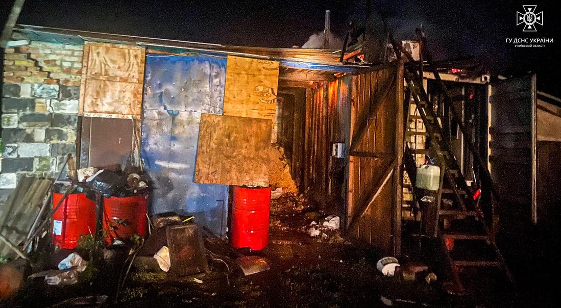 У Київській області спалахнула пожежа з постраждалими