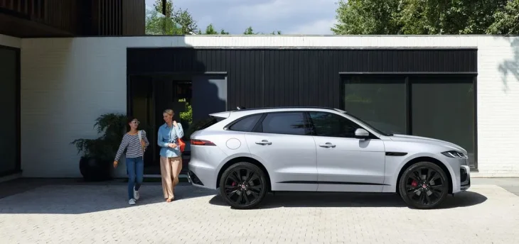 Вперед до майбутнього: Огляд нових моделей автомобілів Jaguar