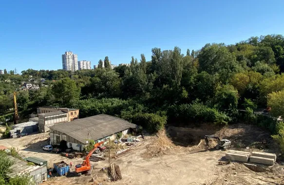 Кияни вимагають зупинити будівництво ЖК на зеленій зоні у Солом’янському парку