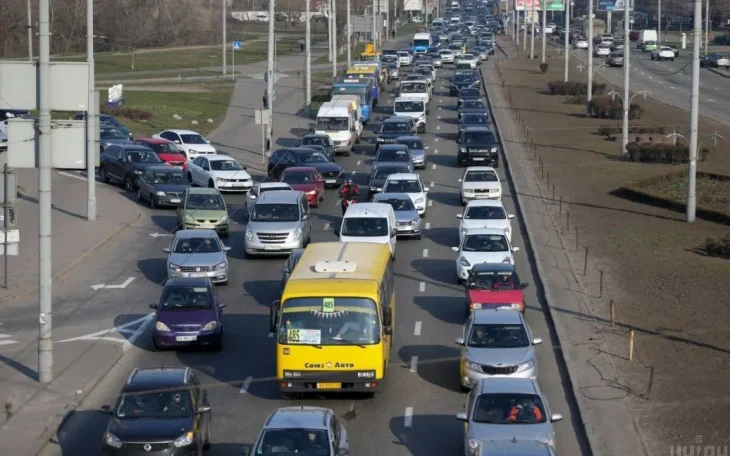 У Києві кардинально змінять рух транспорту: пробок буде набагато менше