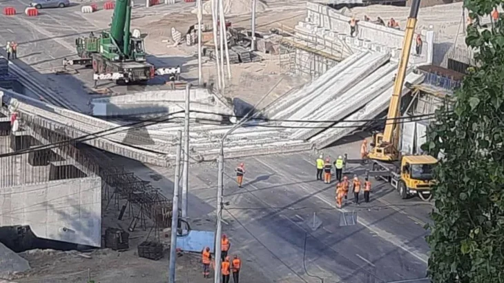 Мости в Києві руйнуються, мости у Києві будуються – хто на цьому заробляє