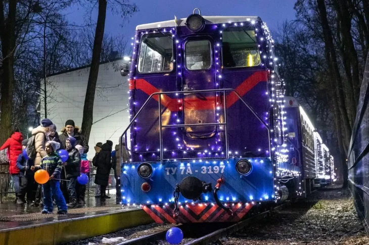 На дитячій залізниці у Києві стартував зимовий сезон (ФОТО)