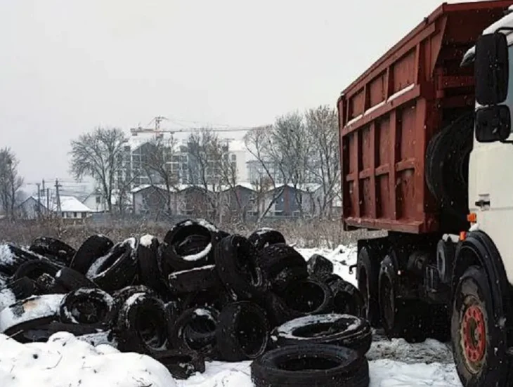 У Київській області виявили стихійне сміттєзвалище (ФОТО)
