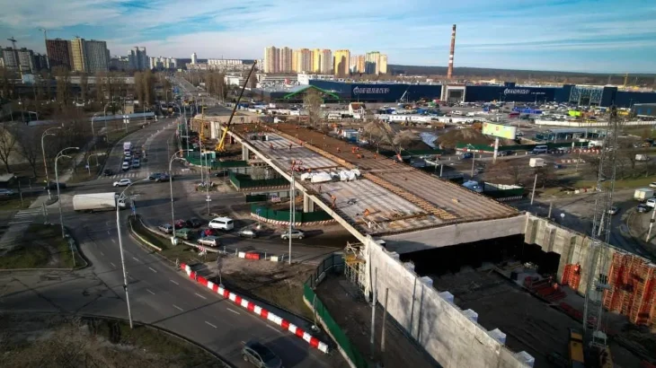 У Києві триває реконструкція розв’язки на Оболоні (ФОТО)