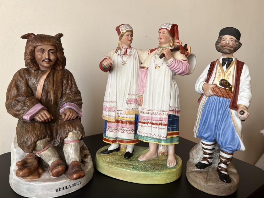 Київські митники виявили у посилці рідкісні статуетки, які коштують майже півмільйона гривень