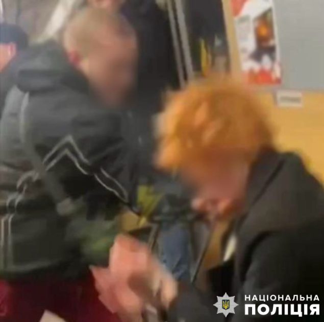 У Києві затримали чоловіка, який влаштував бійку у вагоні метро