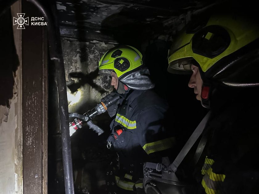 У Києві рятувальники знайшли обгорілі тіла: подробиці