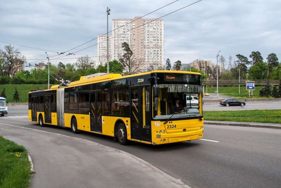 В Києві змінюються маршрути автобусів та тролейбусів: схеми