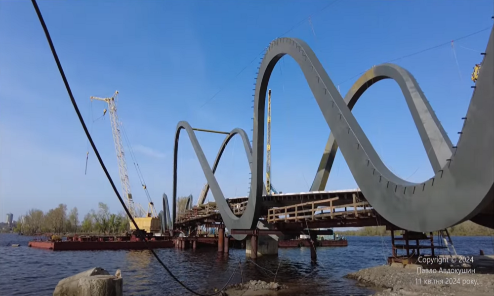 У Києві на Оболоні будують новий міст на Дніпрі: коли його відкриють