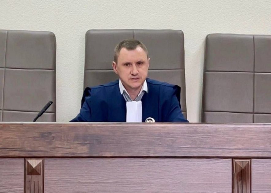 Суд відпустив на волю Віктора Журавля, який напав зі зброєю на поліцію: що обурило громадськість