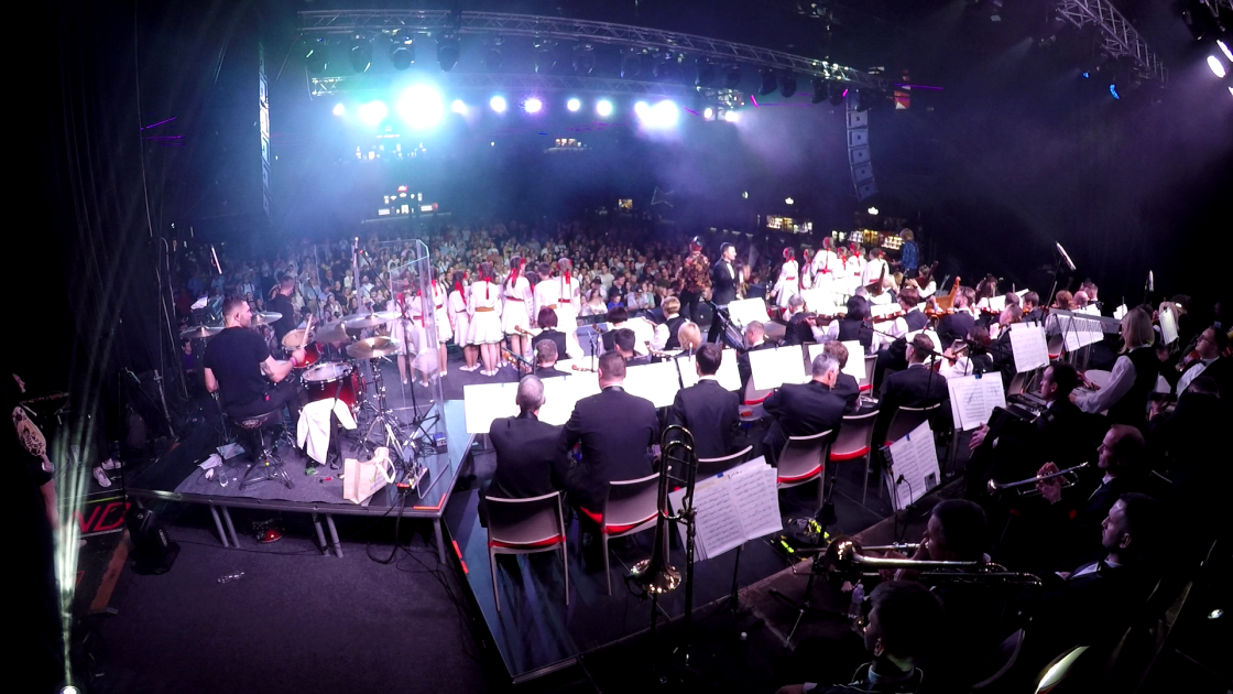 Олег Скрипка відсвяткував свій день народження концертом з НАОНІ та анонсував проведення етнофестивалю “Країна Мрій”
