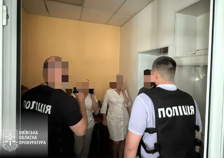 Посадовець держпідприємства фальсифікував висновки про якість харчових продуктів