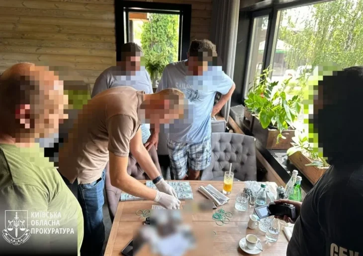 Мешканець Київщини вимагав 70 тисяч доларів за працевлаштування: подробиці