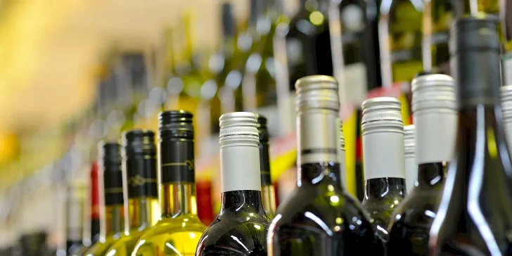 В одному з районів Київщини дозволили довше продавати алкоголь
